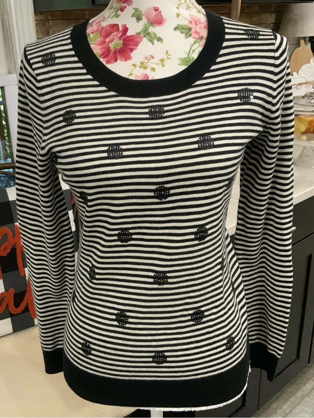 Banana Republic Womenโs Small Black Striped Sequin Sweater Soft Wool Blend New